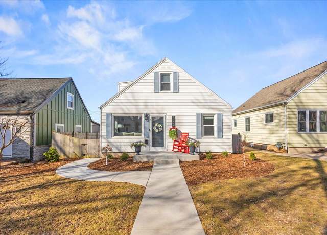 Property at 3273 S Dayfield Ave, Milwaukee, WI 53207, 3 beds, 1.5 baths