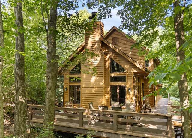 Property at 7565 Hickory Dr, Fredonia, WI 53021, 4 beds, 3 baths