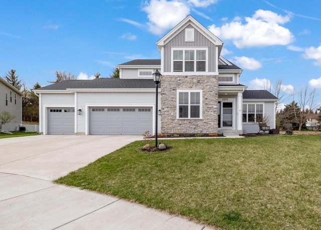 Property at 1271 Evergreen Trl, Oconomowoc, WI 53066, 4 beds, 3 baths