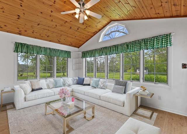Property at S67W32842 Westgate Ct, Mukwonago, WI 53149, 3 beds, 2.5 baths