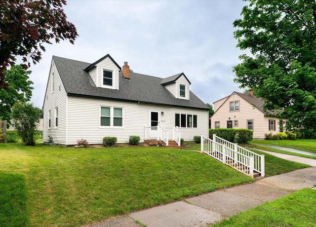 Property at 2927 Leonard St, La Crosse, WI 54601, 4 beds, 2.5 baths