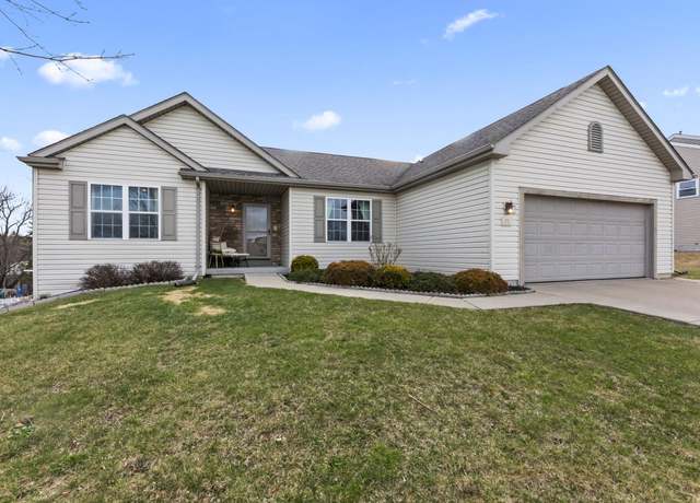 Property at 71 Happy Hollow Ln, Oconomowoc, WI 53066, 4 beds, 3 baths