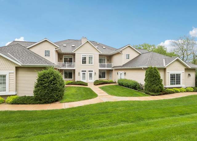 Property at W397N5921 Autumn Woods Dr, Oconomowoc, WI 53066, 2 beds, 2 baths