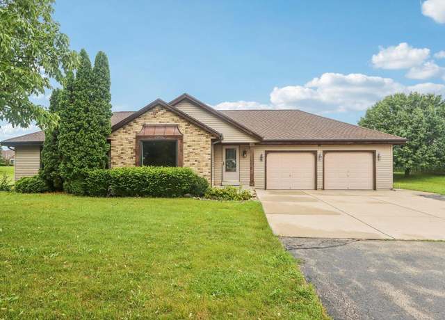 Property at 8896 S 51st St, Franklin, WI 53132, 4 beds, 3 baths