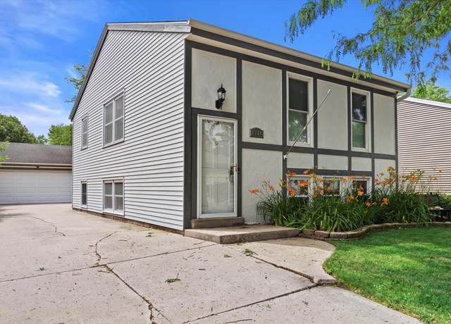 Property at 1716 Michael Dr, Waukesha, WI 53189, 3 beds, 2 baths