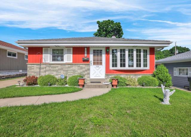 Property at 2427 S 93rd St, West Allis, WI 53227, 3 beds, 1.5 baths