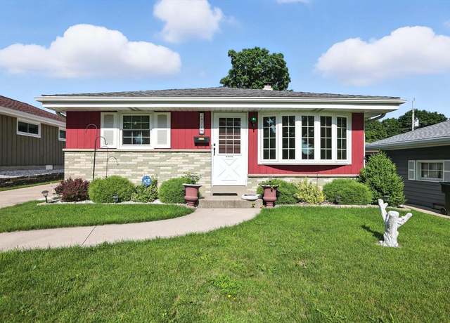 Property at 2427 S 93rd St, West Allis, WI 53227, 3 beds, 1.5 baths