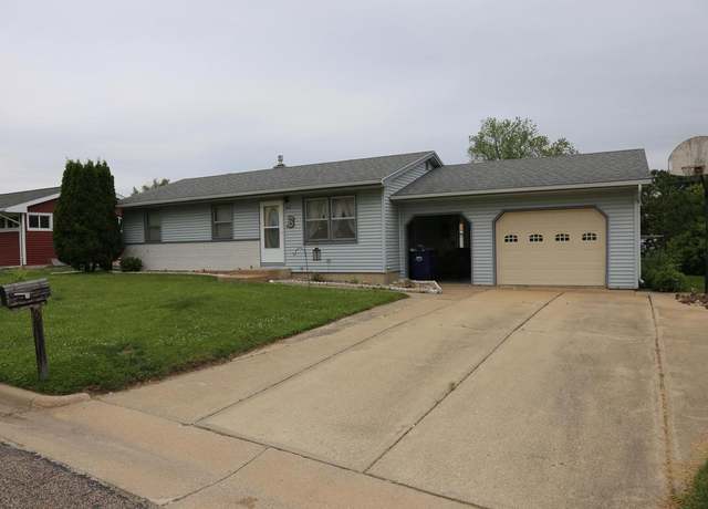 Property at 912 Eyler St, Sparta, WI 54656, 3 beds, 1 bath