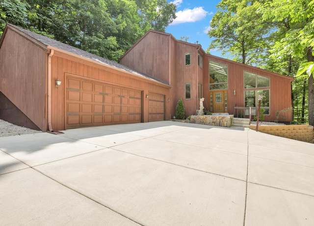 Property at 16645 Tanglewood Dr, Brookfield, WI 53005, 4 beds, 2.5 baths