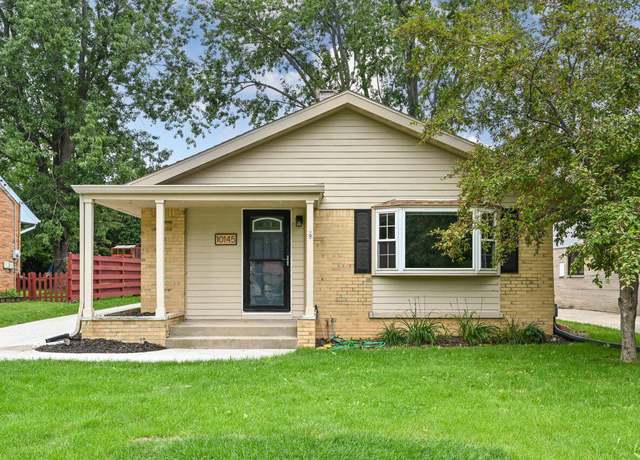 Property at 10145 W Park Ridge Ave, Wauwatosa, WI 53222, 3 beds, 1.5 baths