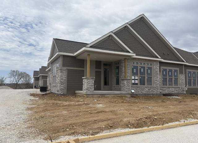 Property at N28W25285 Parkway Ridge Cir Unit -D Bldg 14 Unit 50, Pewaukee, WI 53072, 2 beds, 2 baths