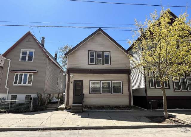 Property at 923 E Clarke St, Milwaukee, WI 53212, 4 beds, 1 bath