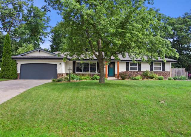 Property at 13810 W Crawford Dr, New Berlin, WI 53151, 3 beds, 1.5 baths