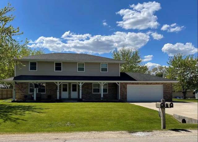 Property at 106 N Musquequak St Unit A, 106 B, Burlington, WI 53105, 6 beds, 3 baths
