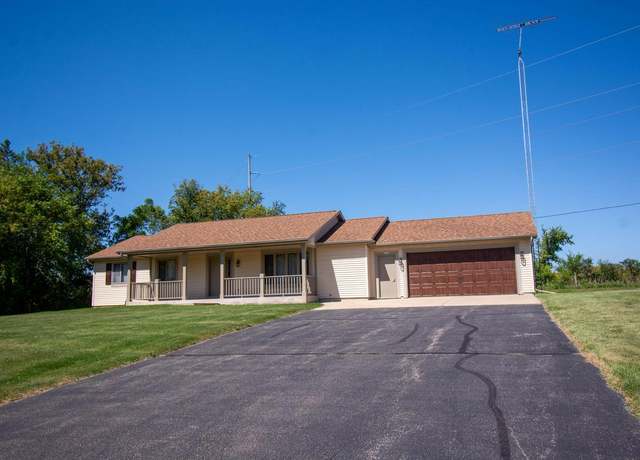 Property at W3104 Krueger Rd, Lake Geneva, WI 53147, 3 beds, 2.5 baths