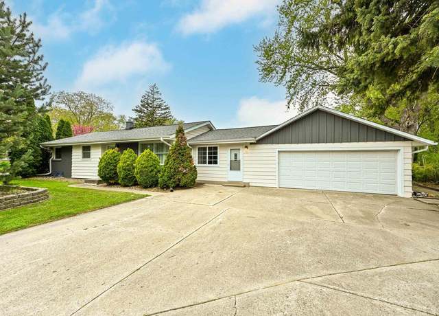 Property at 3818 Brooklawn Cir, South Milwaukee, WI 53172, 3 beds, 2 baths