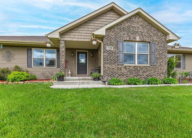 Property at 719 Grove Trl, Twin Lakes, WI 53181, 3 beds, 2 baths