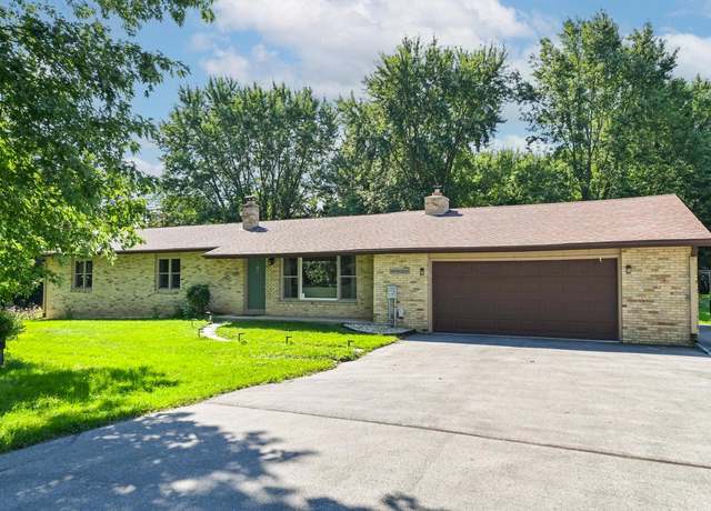 Property at N79W34221 Petersen Rd, Oconomowoc, WI 53066, 4 beds, 1.5 baths