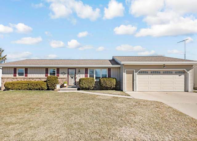 Property at 1412 Lee Cir, Manitowoc, WI 54220, 3 beds, 1.5 baths