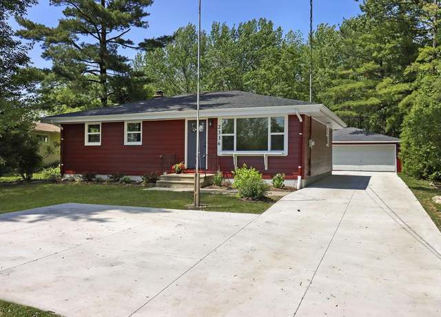 Property at 2336 128th St, Pleasant Prairie, WI 53158, 3 beds, 1.5 baths