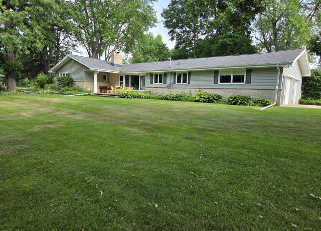 Property at 442 Oakland Ln, Elkhorn, WI 53121, 4 beds, 2 baths