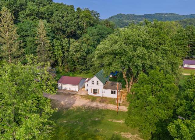 Property at 117 4th Ave, Cashton, WI 54619, 3 beds, 1 bath