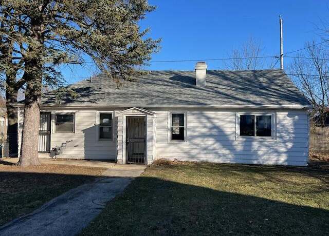 Property at 5276 N 51st Blvd, Milwaukee, WI 53218, 3 beds, 2 baths