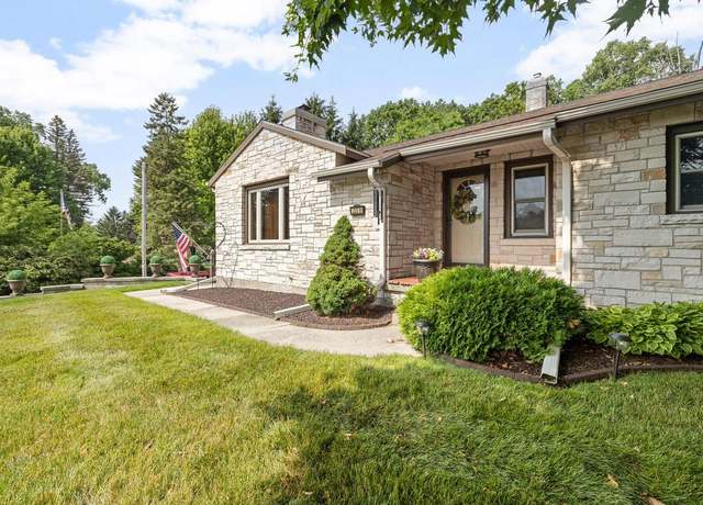 Property at 225 Kettle Moraine Drive North Dr, Slinger, WI 53086, 3 beds, 2 baths