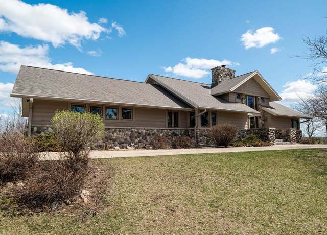 Property at W1138 Hill Rd, Ixonia, WI 53036, 3 beds, 3 baths