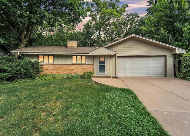 Property at 1524 Spring Valley Dr, Racine, WI 53405, 4 beds, 2 baths