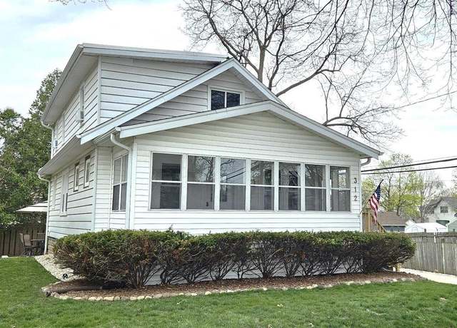 Property at 312 Fisk Ave, Waukesha, WI 53186, 3 beds, 1 bath