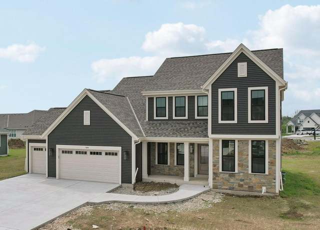Property at 1233 Green Tree Dr, Oconomowoc, WI 53066, 4 beds, 2.5 baths