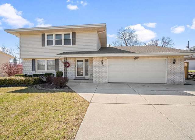 Property at 1803 Maple St, South Milwaukee, WI 53172, 6 beds, 4 baths