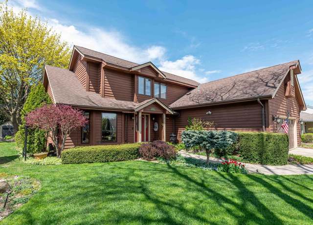 Property at 8200 43rd Ave, Kenosha, WI 53142, 3 beds, 3 baths
