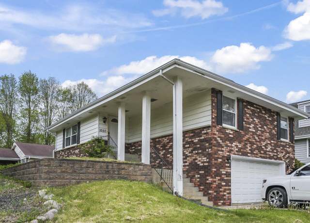 Property at 1050 S Grandview Blvd, Waukesha, WI 53188, 3 beds, 1.5 baths