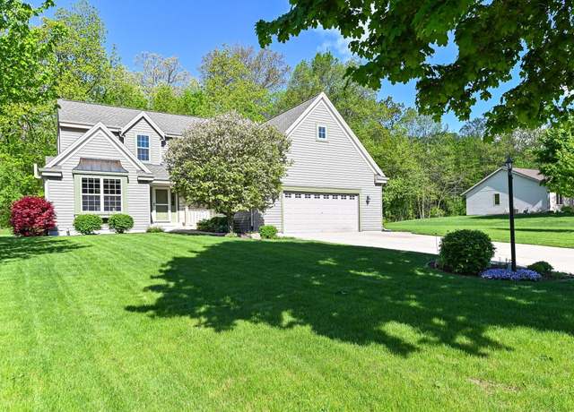 Property at 9165 S 47th St, Franklin, WI 53132, 3 beds, 2.5 baths
