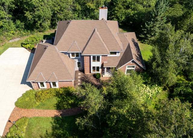 Property at 2804 Shagbark Dr, Kewaskum, WI 53040, 4 beds, 3.5 baths