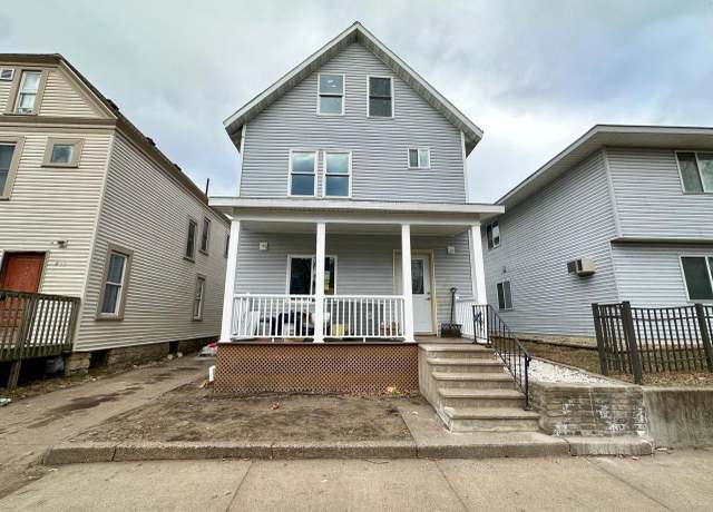 Property at 909 Vine St, La Crosse, WI 54601, 4 beds, 3 baths