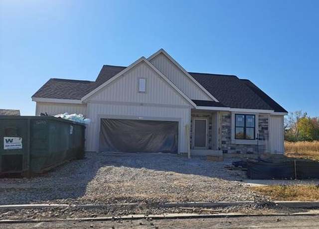 Property at 1225 Green Tree Dr, Oconomowoc, WI 53066, 3 beds, 2 baths