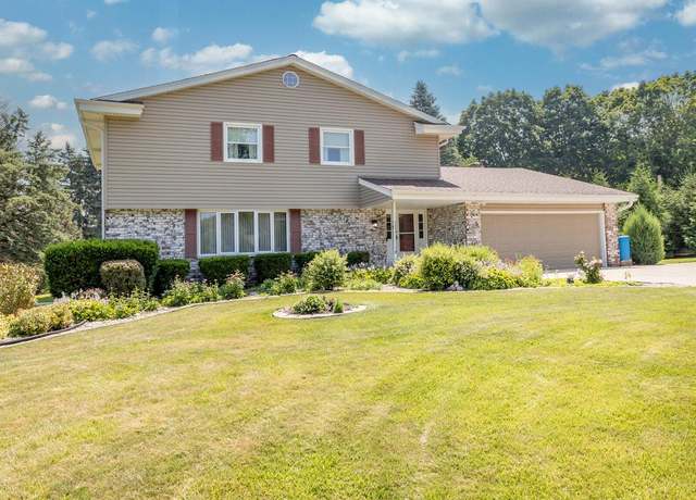 Property at W266N6560 Top-O-Hill Dr, Lisbon, WI 53089, 4 beds, 2.5 baths