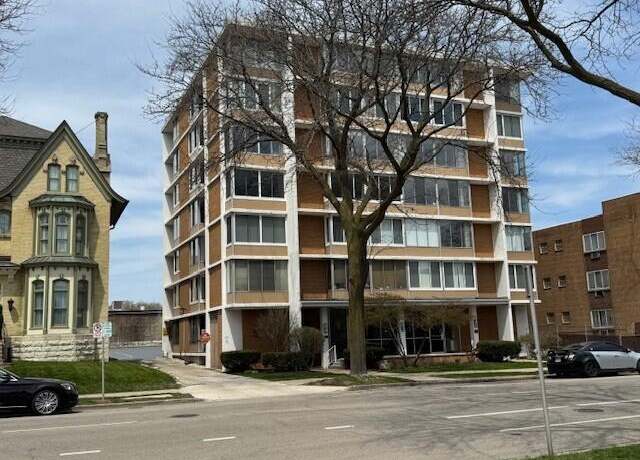 Property at 1409 N Prospect Ave #703, Milwaukee, WI 53202, 1 bath