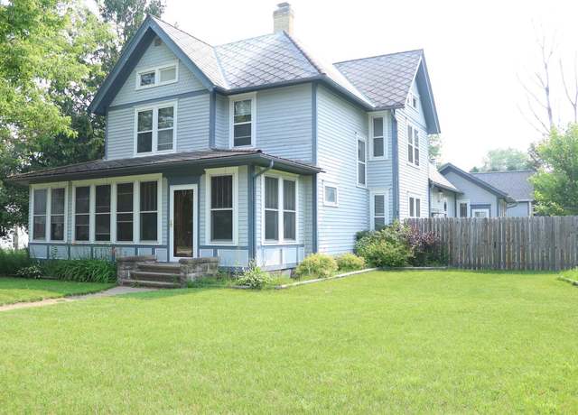 Property at 300 S Pine St, Weyauwega, WI 54983, 4 beds, 2 baths
