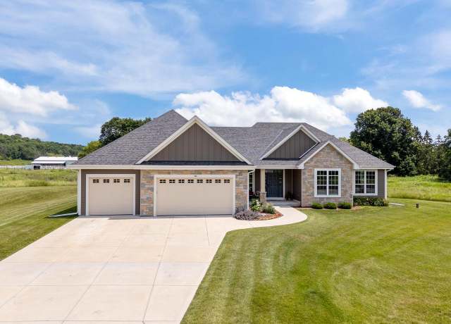 Property at 286 Nagel Ln, Colgate, WI 53017, 3 beds, 2.5 baths