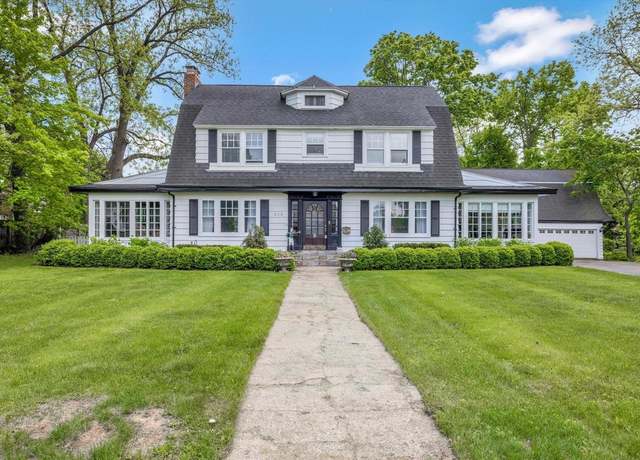 Property at 215 W Walworth St, Elkhorn, WI 53121, 5 beds, 3.5 baths