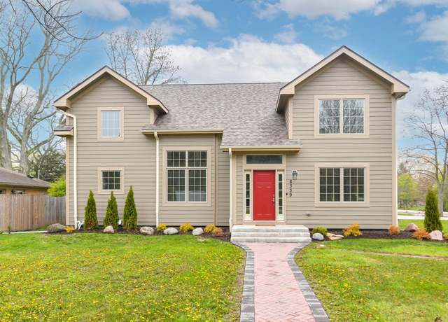 Property at 8339 N Lake Dr, Fox Point, WI 53217, 5 beds, 4.5 baths