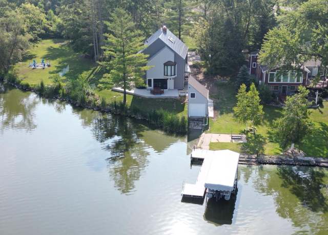 Property at N5077 Lake Dr, Hustisford, WI 53034, 3 beds, 2.5 baths