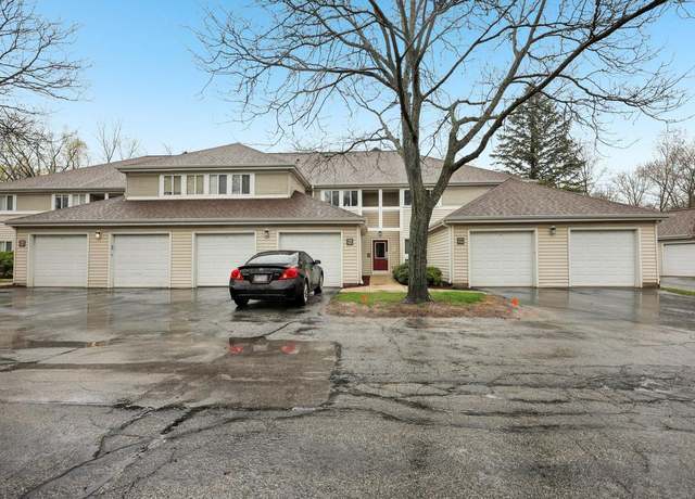 Property at 783 W Puetz Rd, Oak Creek, WI 53154, 2 beds, 1 bath
