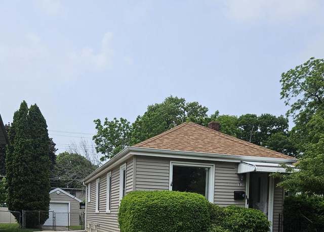 Property at 1518 Lathrop Ave, Racine, WI 53405, 2 beds, 1 bath