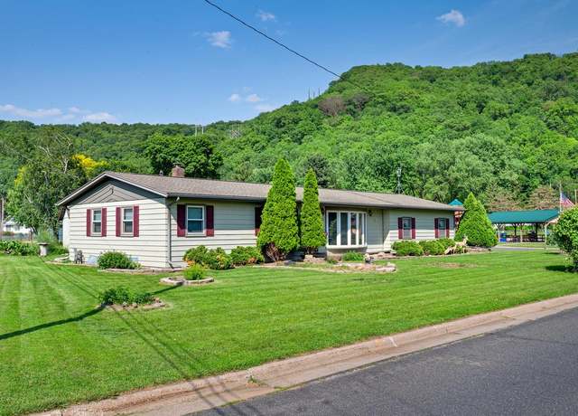 Property at 3421 Springbrook Way, La Crosse, WI 54601, 3 beds, 2 baths