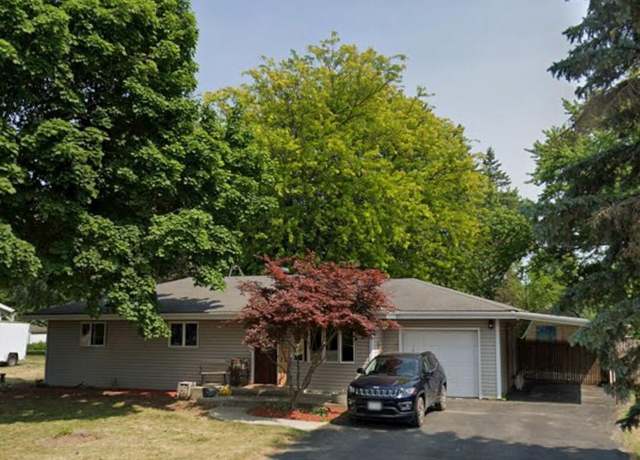 Property at 1825 S Browns Lake Dr, Burlington, WI 53105, 4 beds, 3 baths